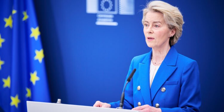 Von der Leyen urge a líderes a prepararse para el golpe económico de una guerra larga